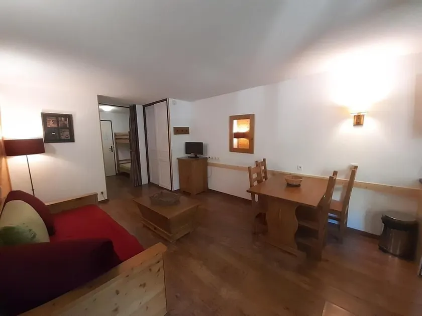 3rd floor, balcony, tv, 28m², Brides Les Bains - Image 1