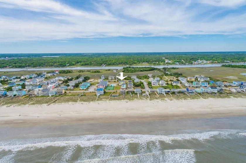 Beachski's Bungalow adorable 2 Bedroom, 2 Bath with Pool! Private Beach Access! - Image 1
