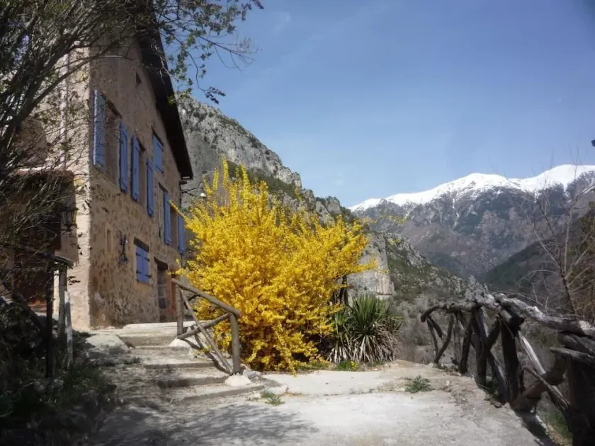 Top quiet house facing the peaks of the Mercantour in part except - Image 1