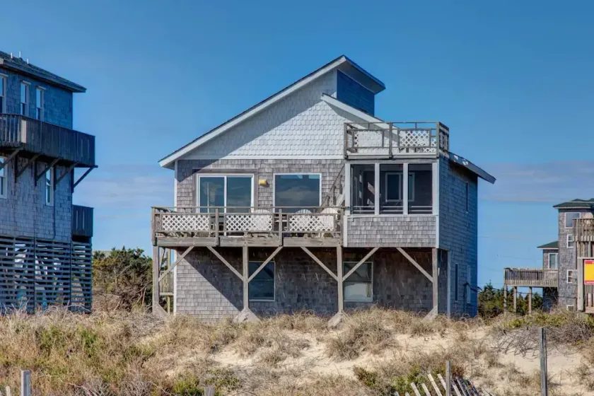Direct Oceanfront 4 Bedroom Home - Private Beach Unobstructed Views - Image 1