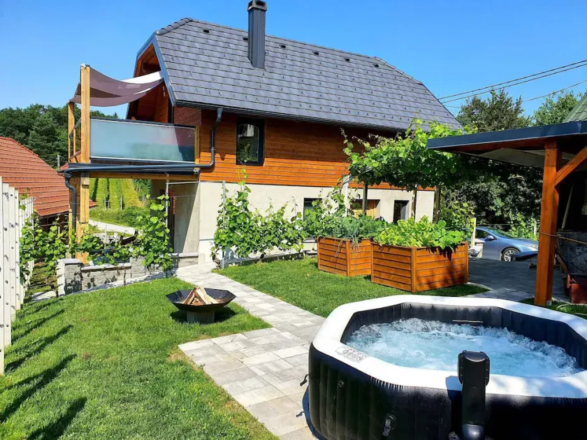 Casa vacanze con aria condizionata e idromassaggio - Image 1