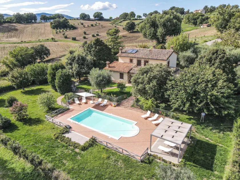 Villa mit umzäuntem Garten, privatem Pool und Klimaanlage, 1 km von Dorf - Image 1