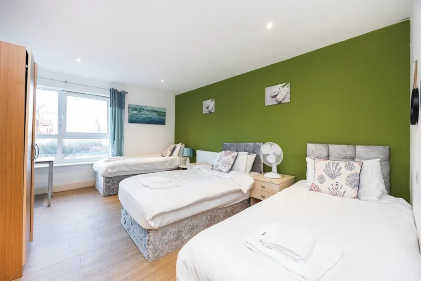 Luxurious Spacious Apartment with a Big Terrace - Image 1