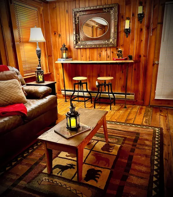 A Cozy Creekside Cabin Hideaway for Two — Fireplace, Hot Tub & Quiet Woods - Image 1