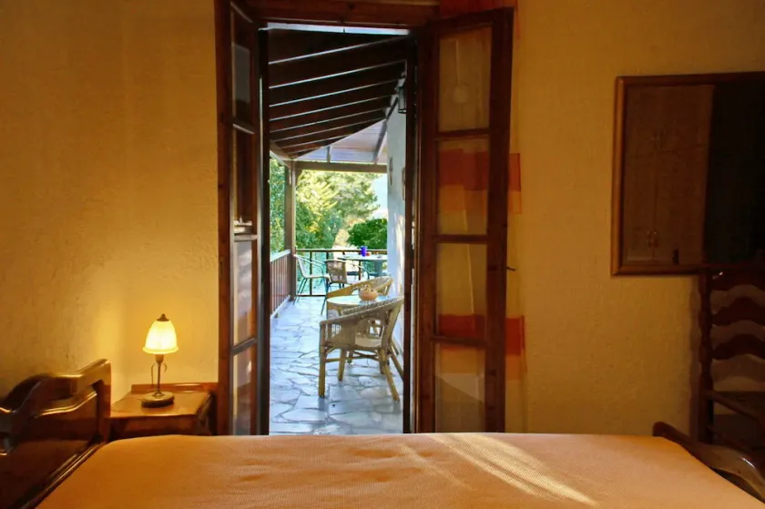 Private property with outdoor pool , cosy spaces and beautiful garden - Image 1