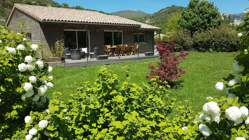 Warm, modern wooden house in a quiet location. Sleeps 8. - Image 1