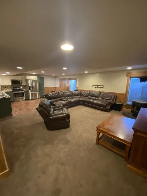 Quiet Country Home !! Close to Skiing resorts, shopping and more - Image 1