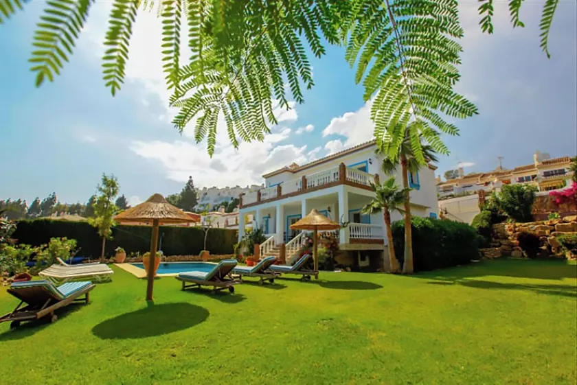 Smuk, moderne, rummelig villa; sover 15. Privat pool og jacuzzi - Image 1