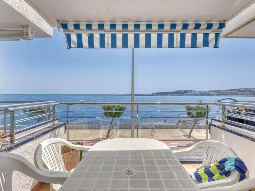 Sea View Apartment | Terrace | Pet Friendly - Image 1