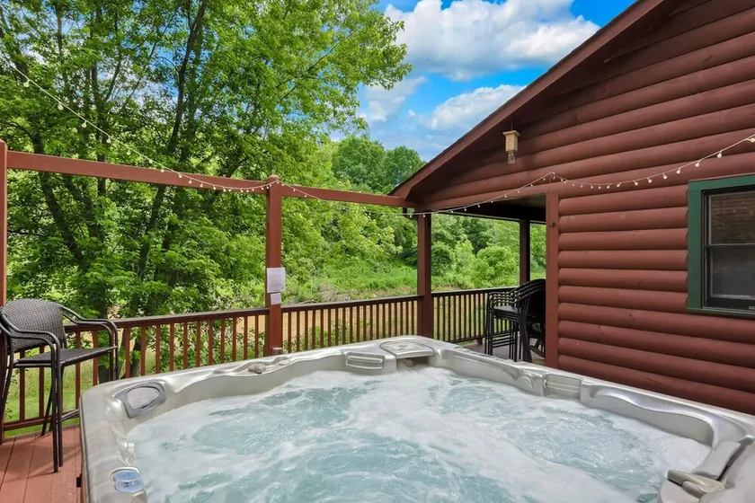 The Pour House - Todd NC Cabin - Ping Pong - Fireplace - 30 Min to Skiing - Image 1