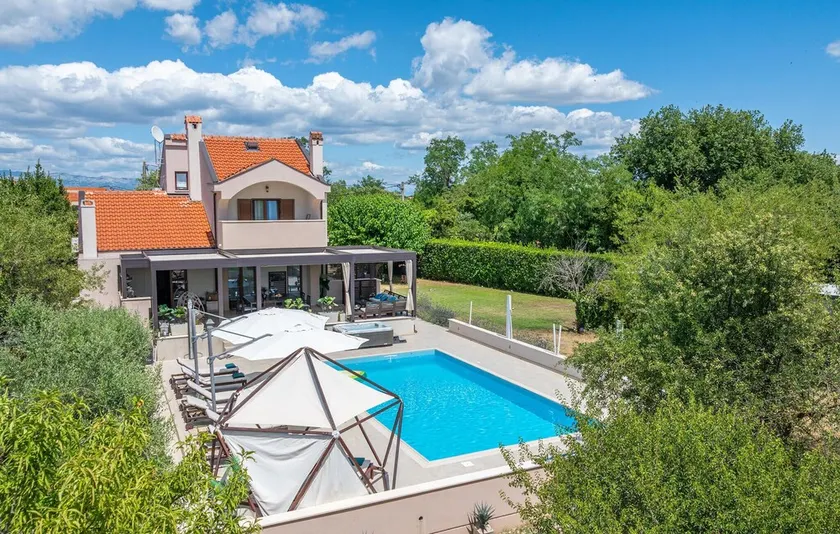 Stunning Home In Donji Zemunik - Image 1