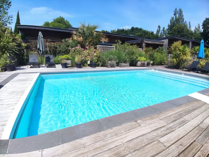 Pretty cottage with swimming pool 5 minutes from the beach under the name \"ILUR\". - Image 1