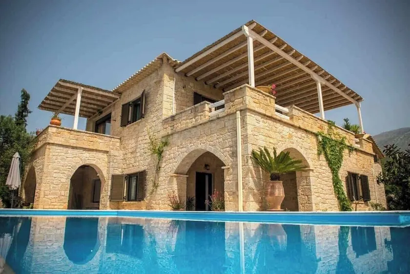 Luxury Villa with Saltwater Pool & Sea Views - Image 1