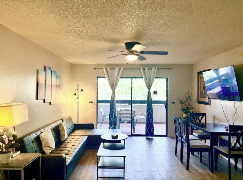 Comfortable 1BR/1BA Escape Steps from Scottsdale Fun - Image 1
