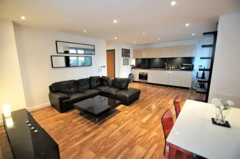 Luxury apartment that offers amazing views of the beautiful London city sky line - Image 1