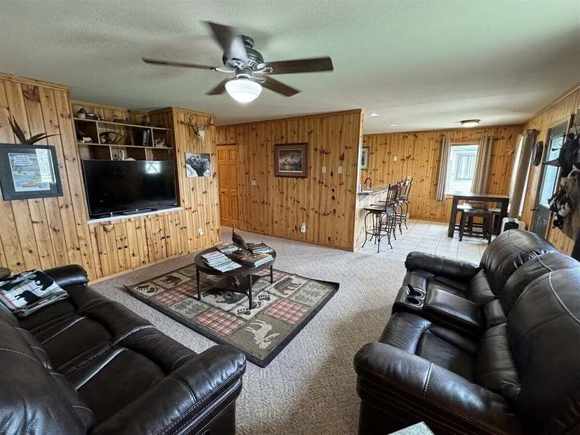 Nytt ägande!  Waubay Lake Hunting / Fishing Cabin: Man Cave, WiFi, SatTV - Image 1