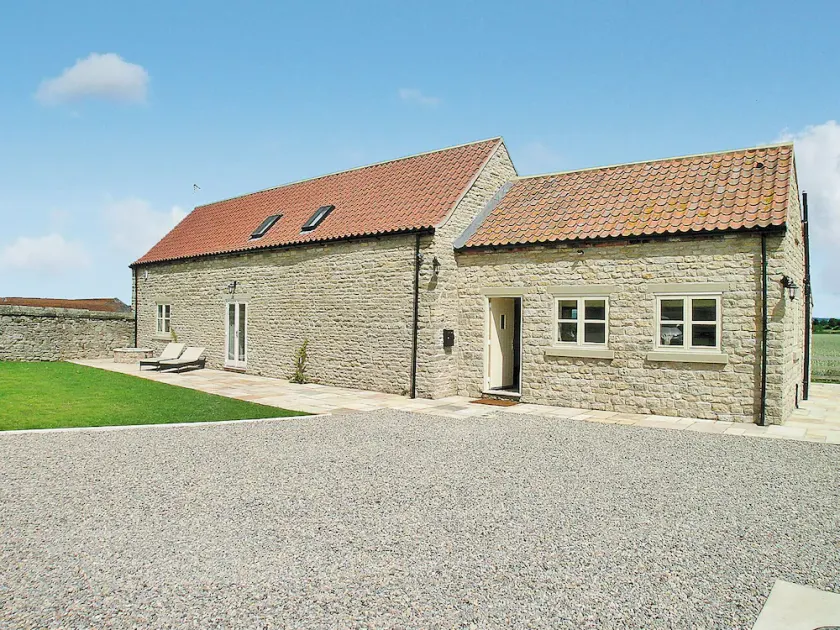 4 bedroom accommodation in Slingsby, York - Image 1