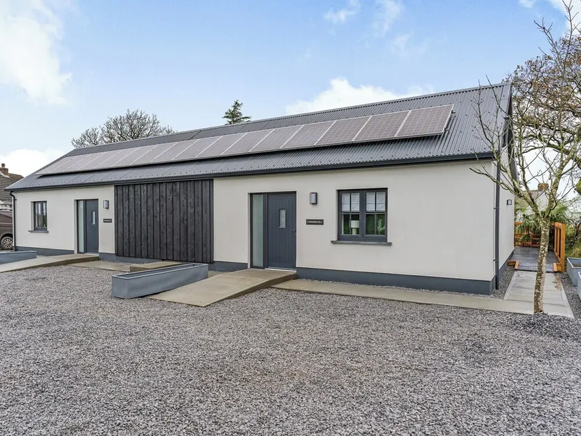 3 bedroom accommodation in Llanboidy - Image 1