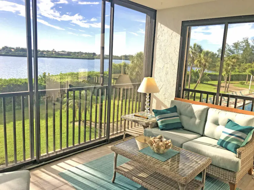 2/2 Bay Front Condo, Pool, Private Beach Access - Image 1
