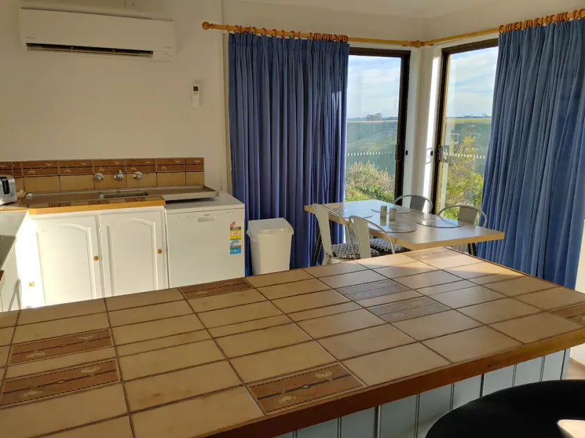 Cobden Crest Cottages - Image 1