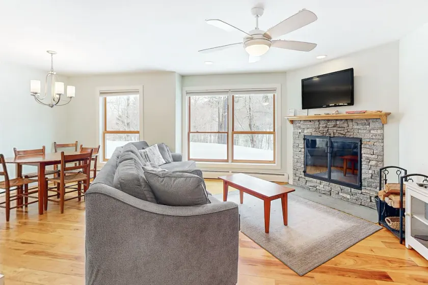 Walk-to-lifts, ski-in trail condo, sauna, indoor pool, hot tub, gym, w/d - Image 1