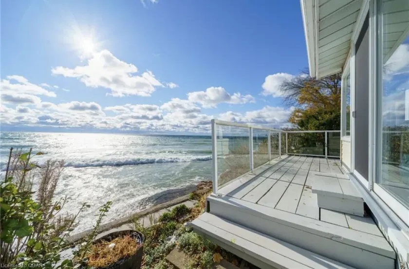 Stunning House on the Water's Edge - Image 1