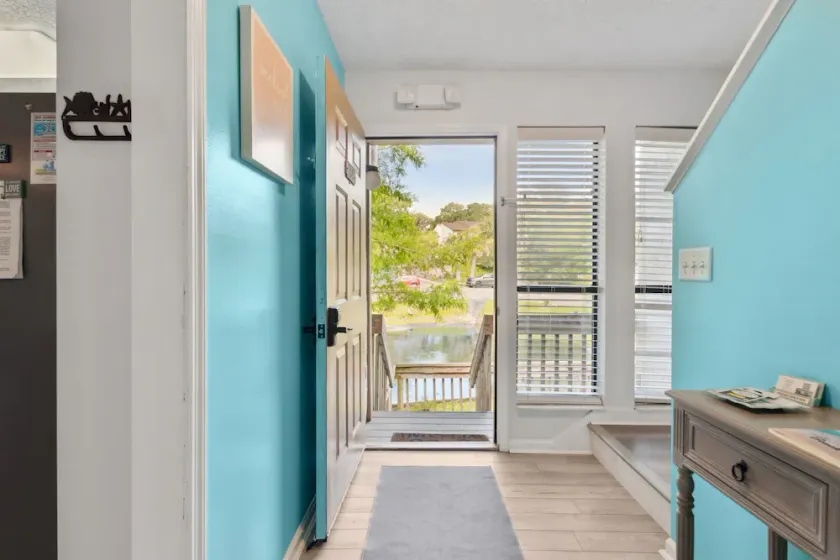 ONE BLOCK from the beach! Weekly and monthly discounts offered. - Image 1