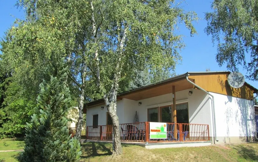 Cómoda casa de vacaciones en la presa de Zeulenroda / pueblo de bungalows Zadelsdorf. - Image 1