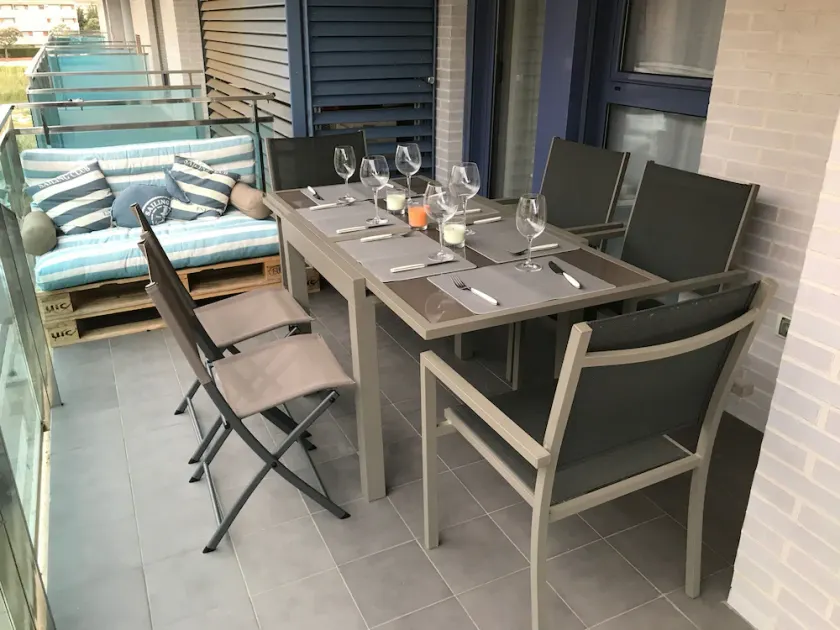 1 NY med egnede pool overfor BEACH CAMBRILS - Image 1