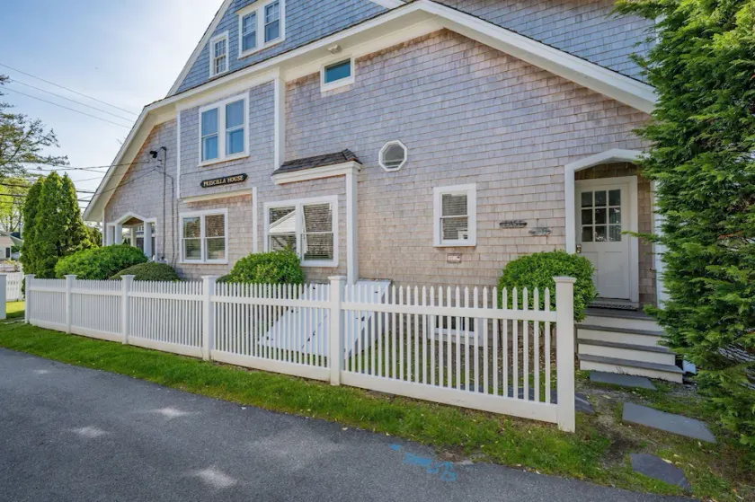 Historic Sea Captain's Home in Downtown Chatham - Image 1