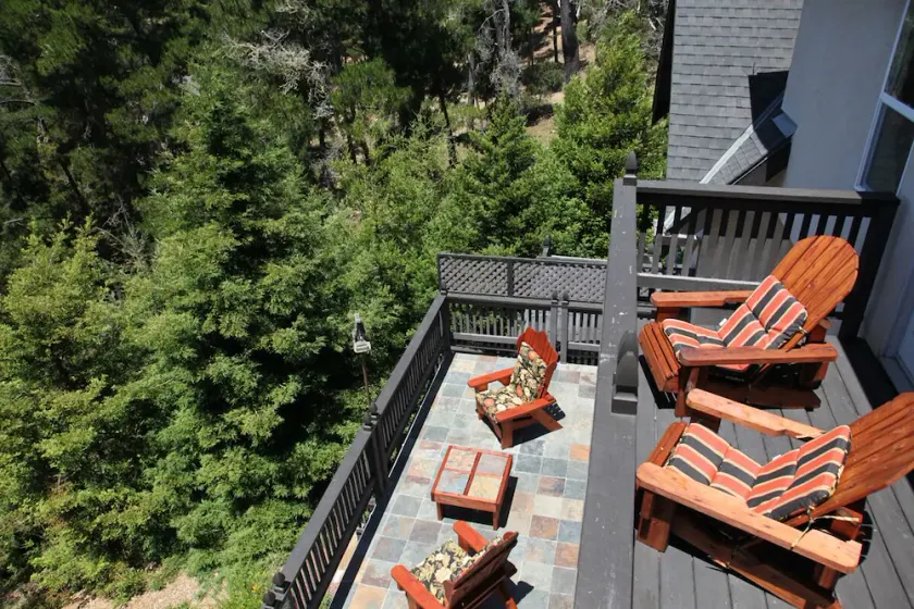 Cambria Ocean View Tudor på Forested Preserve - Image 1