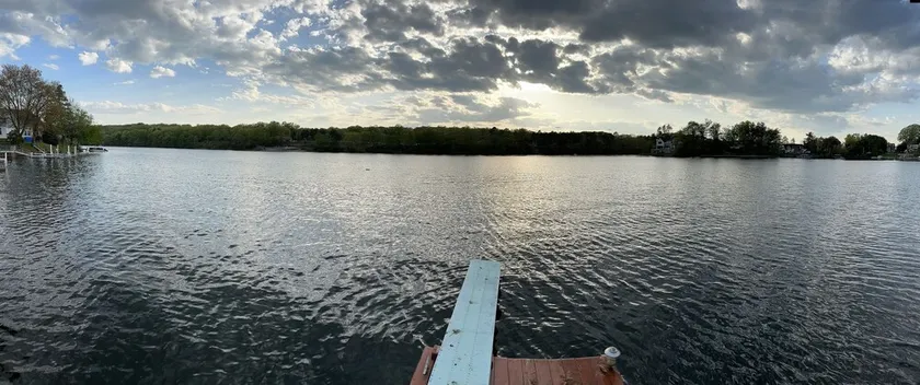 Charming home on Lake Quinsigamond! - Image 1