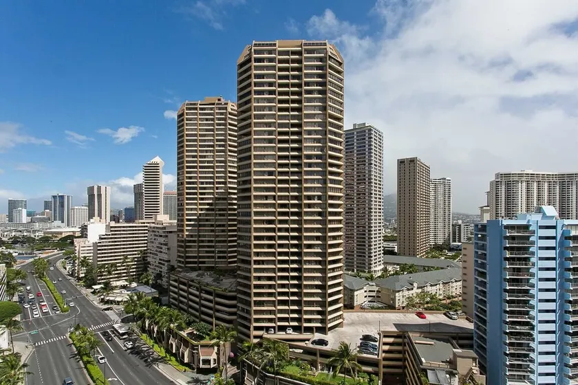 Monthly Discovery Bay 1403 1 Bedroom Ocean / Sunset / Marina / City Views Queen Bed, Sofa Bed - Image 1
