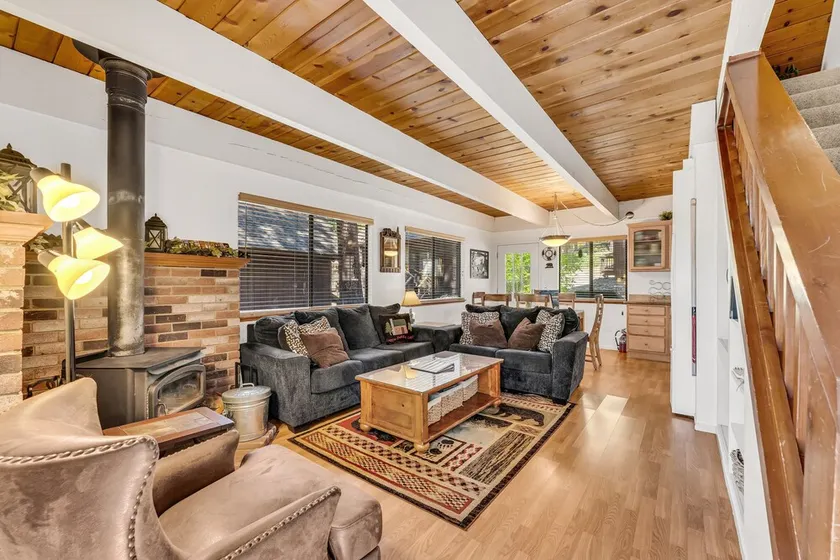 Cozy Mountain Hideaway home - Image 1