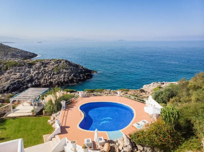 Luxury villa near Beach, with Private Pool & Views - Image 1