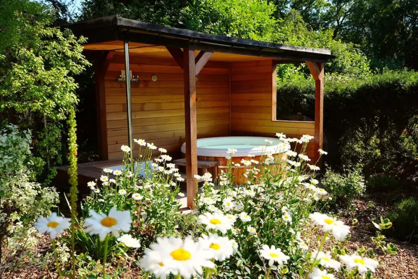 Cottage with Covered  Hot Tub 38C sleeps 6 Godshill New Forest National Park - Image 1