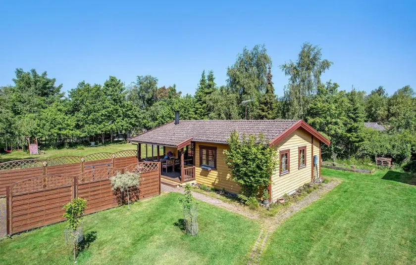 3 Bedroom Stunning Home In Højby - Image 1