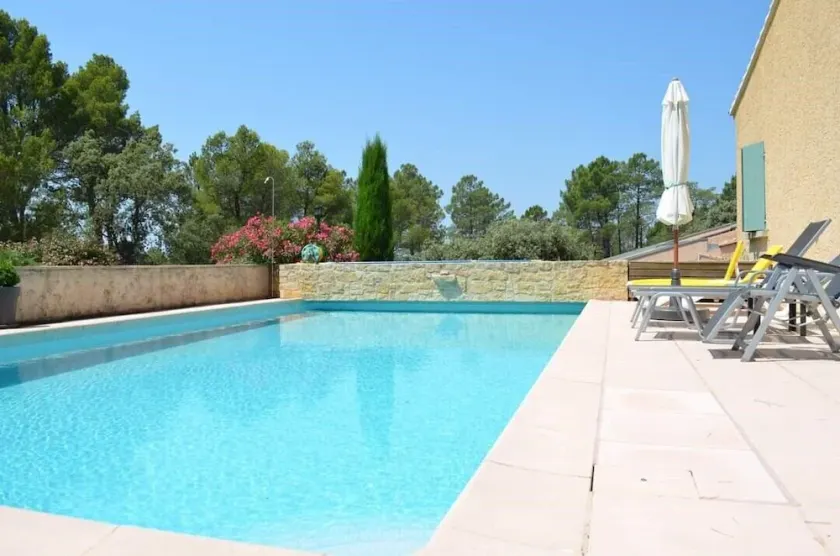 Pleasant air-conditioned villa at the foot of Mont Ventoux, with swimming pool and bicycle garage - Image 1