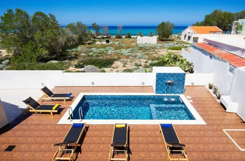 Villa Makisland With Sea View - Image 1