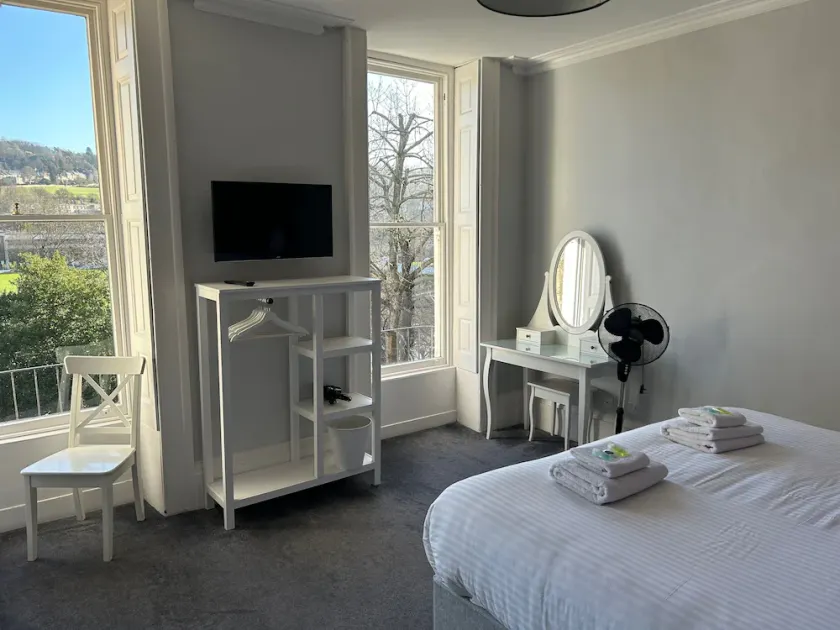 Boutique Retreat in the Heart of Bath — Steps from All the Sights - Image 1