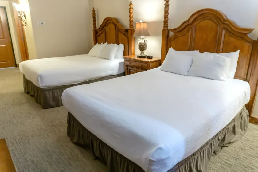 Zermatt Villa 2029 - Double Queen Bedroom 1 Bath with Resort Facilities - Image 1