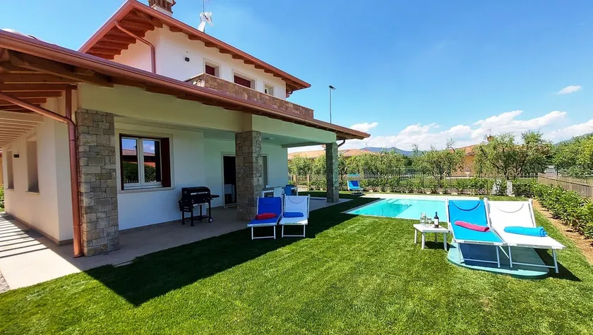 Villa Laura, with private heated pool and garden - Image 1