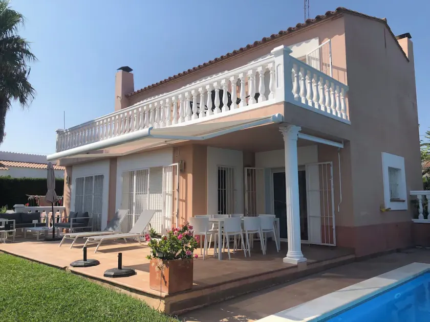 ESTARTIT VILLA STILL TILL PRIVAT POOL GARDEN WIFI LAUNDRY HUSHOLDE INKLUDERAD - Image 1