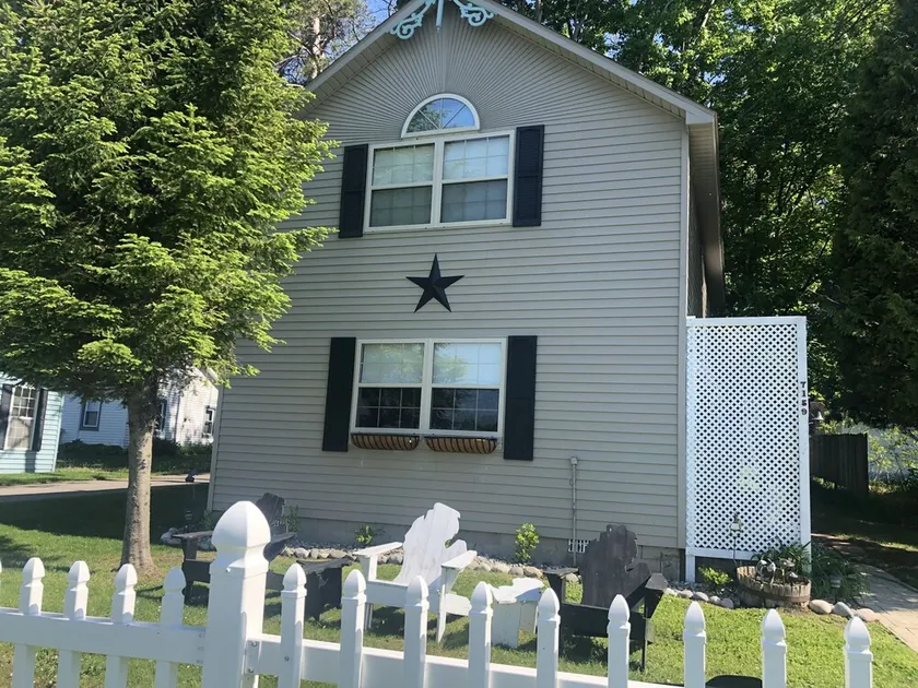 Glen Arbor Area Cottage - Little Glen Lake w / privat vattnet - Image 1