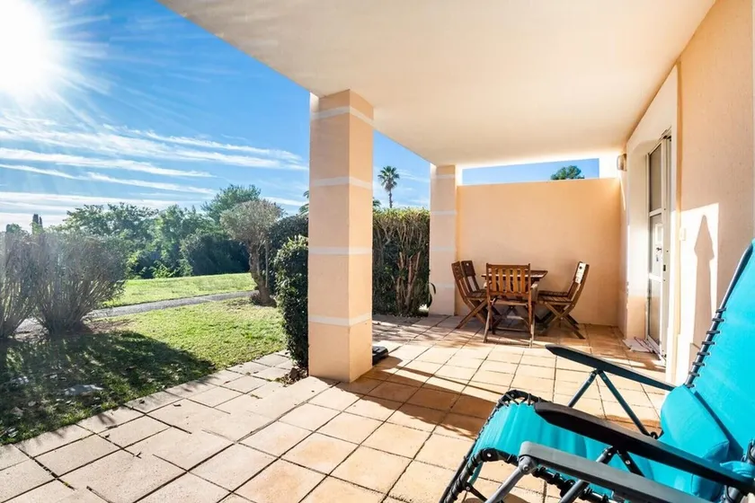 Appartamento 'Coté Jardin, Villa De Cap Esterel' con vista mare, piscina in comune e Wi-Fi - Image 1