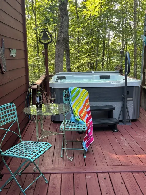 River House with Pizzazz on the Upper Chattahoochee River - Image 1