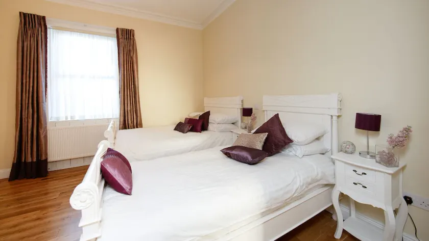 Apartamentos do Velho Mundo na histórica Dublin, perto da prisão de Kilmainham. - Image 1