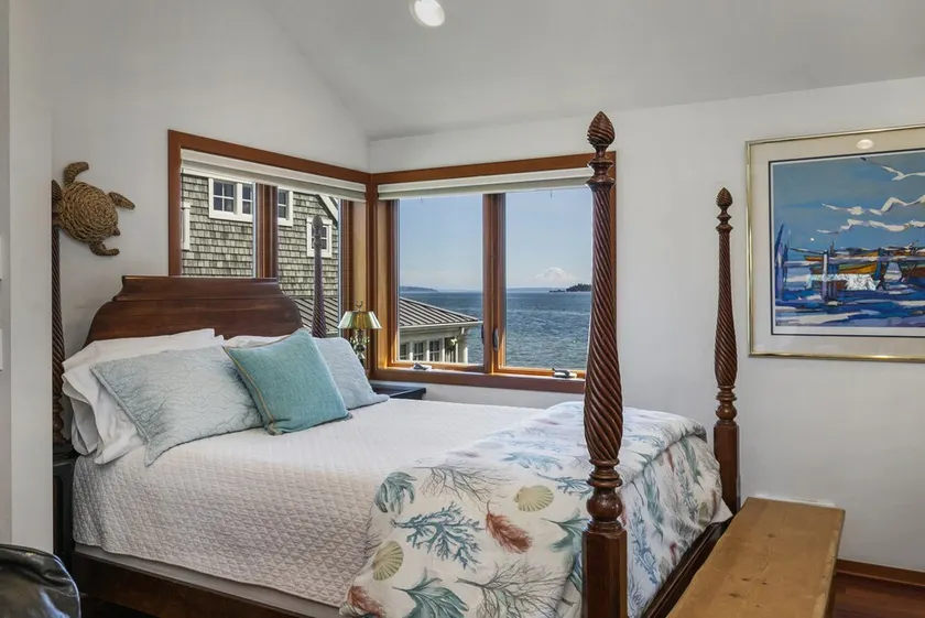 Schöne Aussicht auf den Berg Rainier auf Puget Sound - Image 1