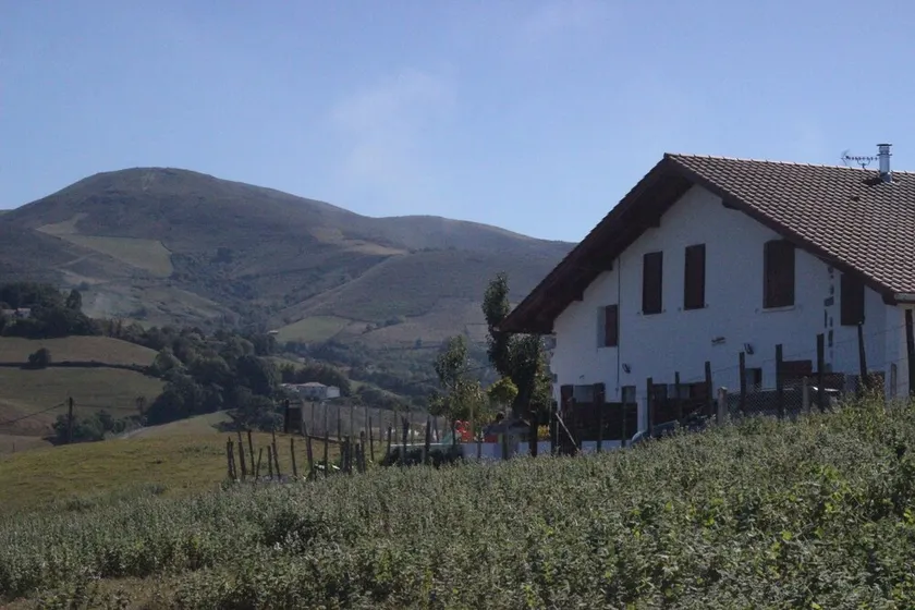 2 pièces, Proche thermes, vue sur le mont Ursuya - Image 1
