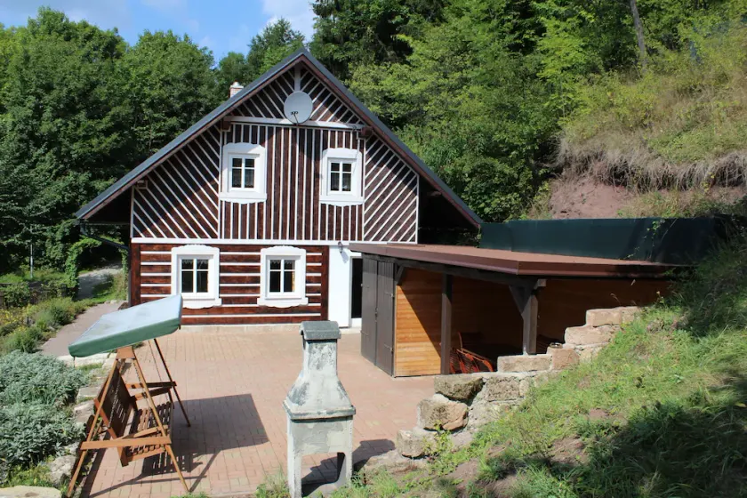 Casa vacanze indipendente in una riserva naturale nel \"Paradiso Boemo\" - Image 1